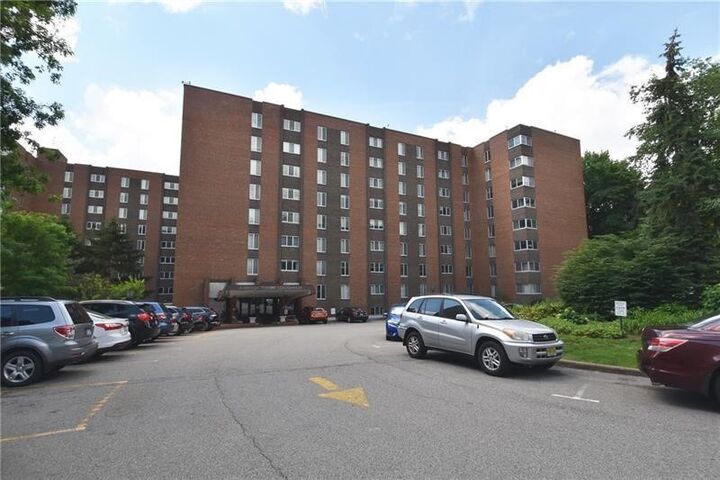 Property Photo: 5 Bayard Road 219 PA 15213