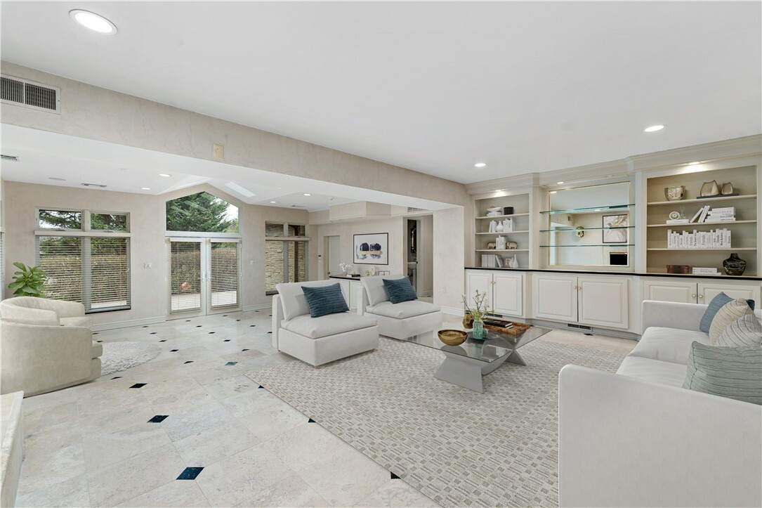 Property Photo: 2172 Hycroft Drive PA 15241