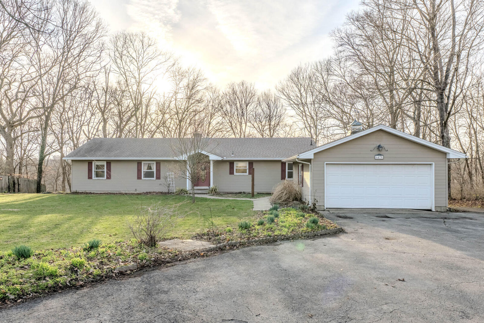 Property Photo: 6479 W State Route 571 OH 45383