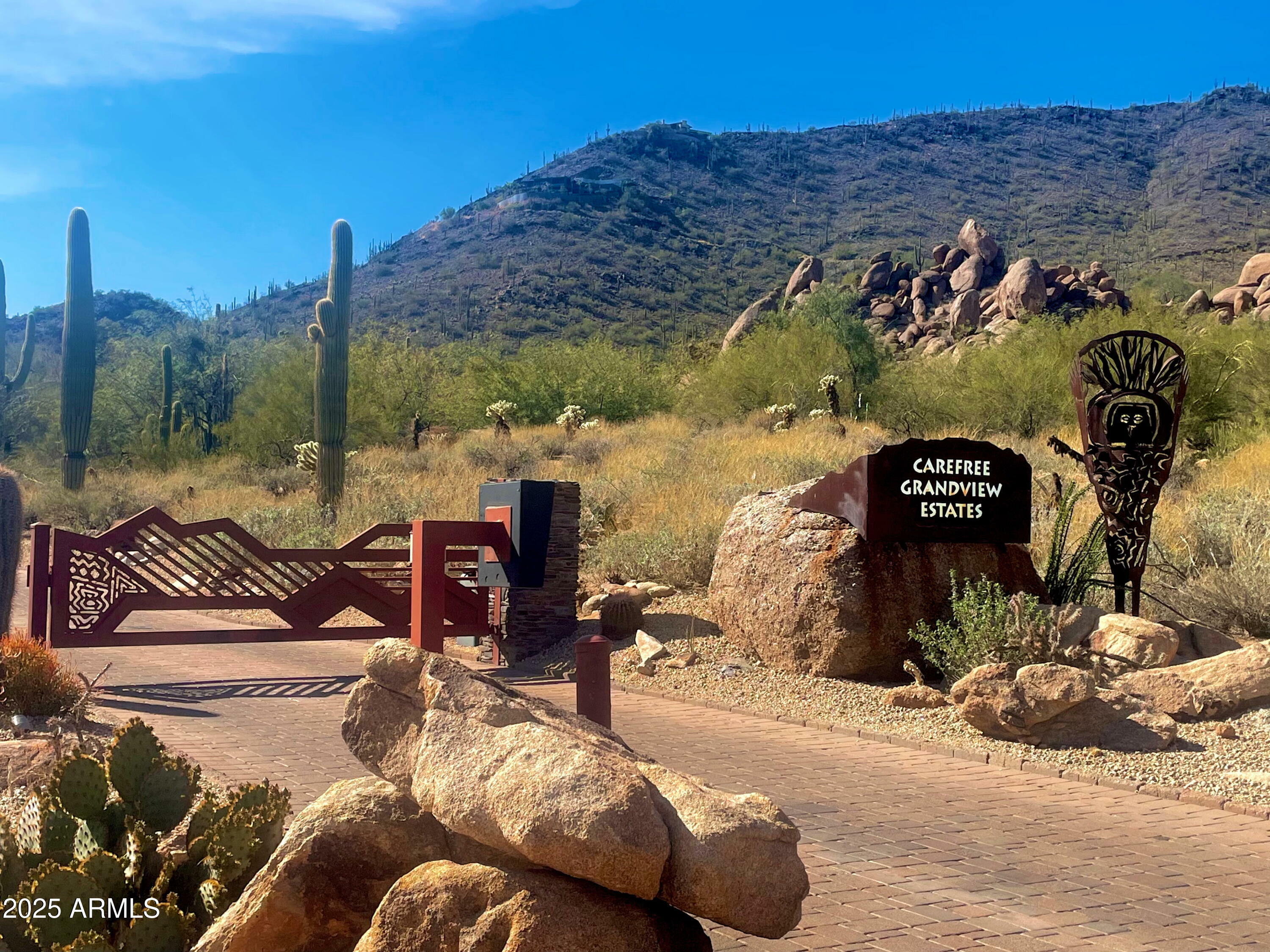 Property Photo: 35428 N 66th Place 13 AZ 85377