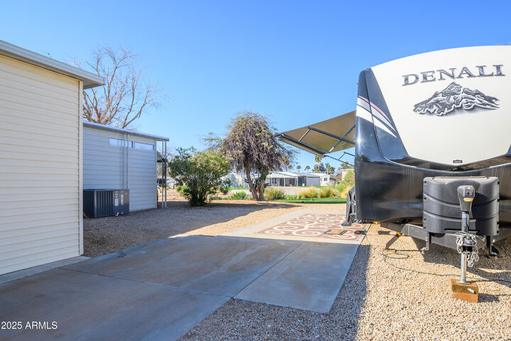 Property Photo:  