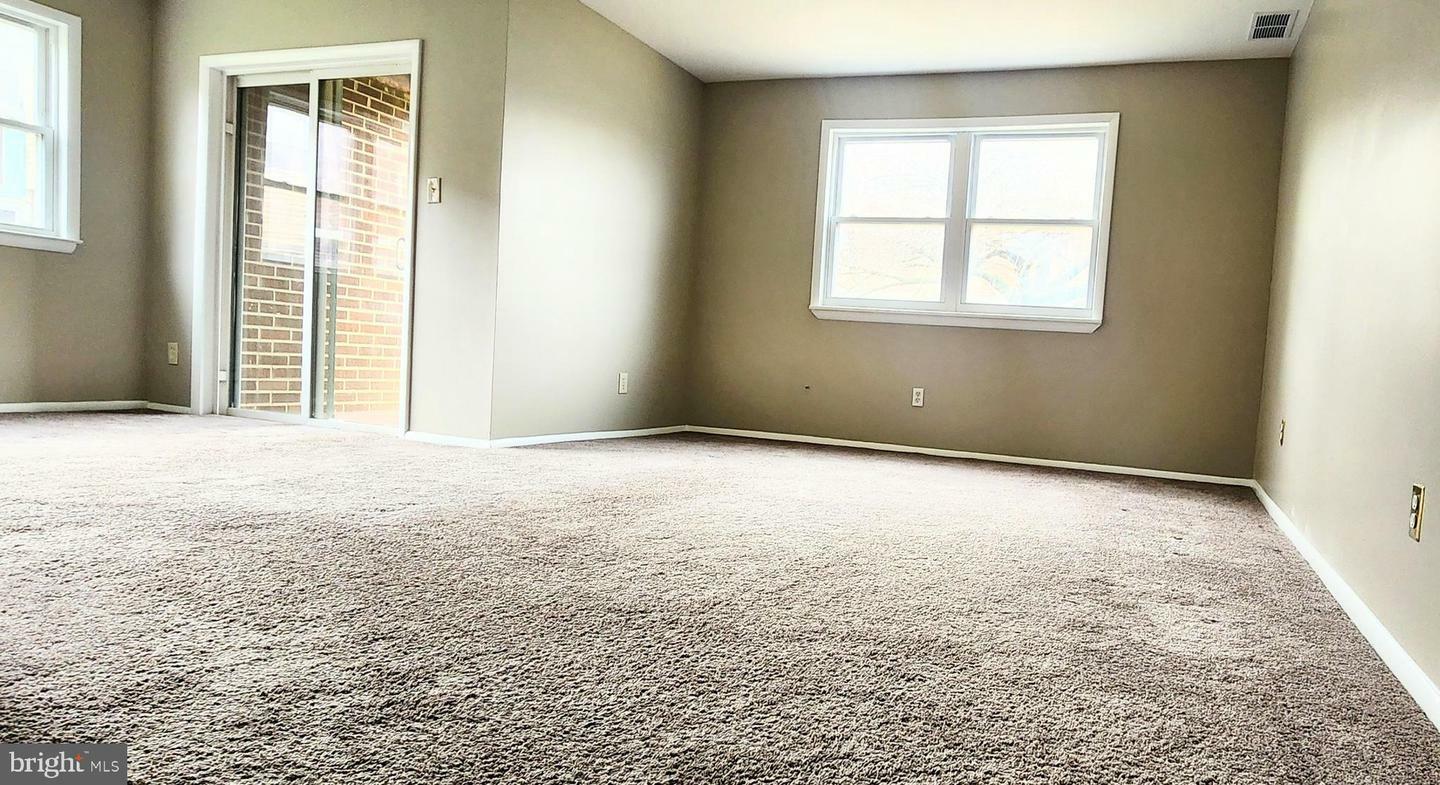 Property Photo: 24 Florence Tollgate -4 NJ 08518