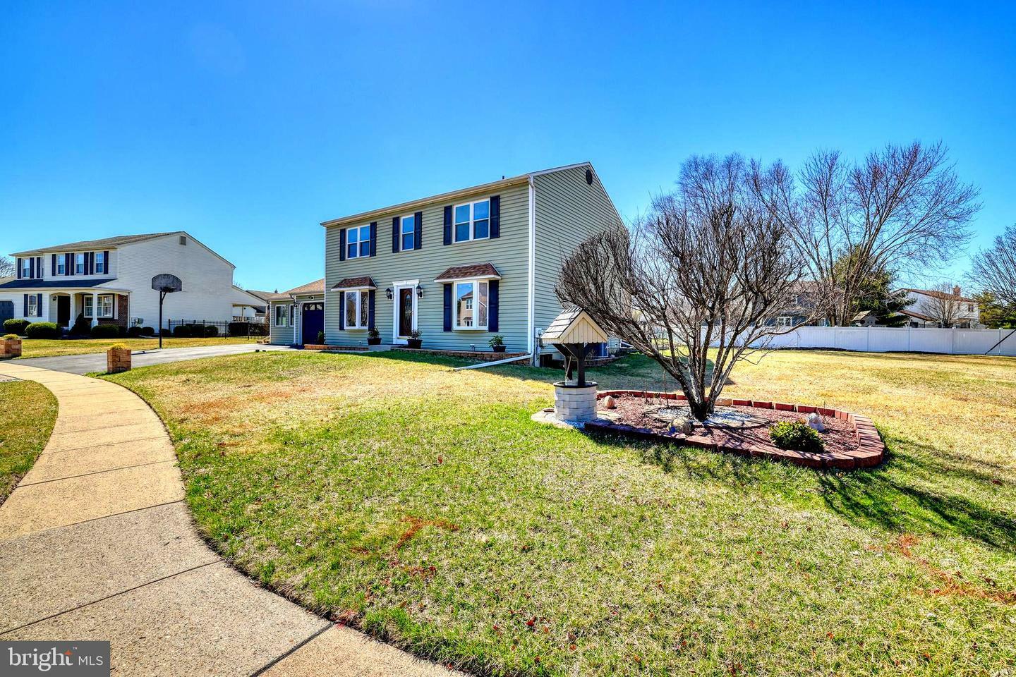 Property Photo: 2205 Lillian Drive PA 19020
