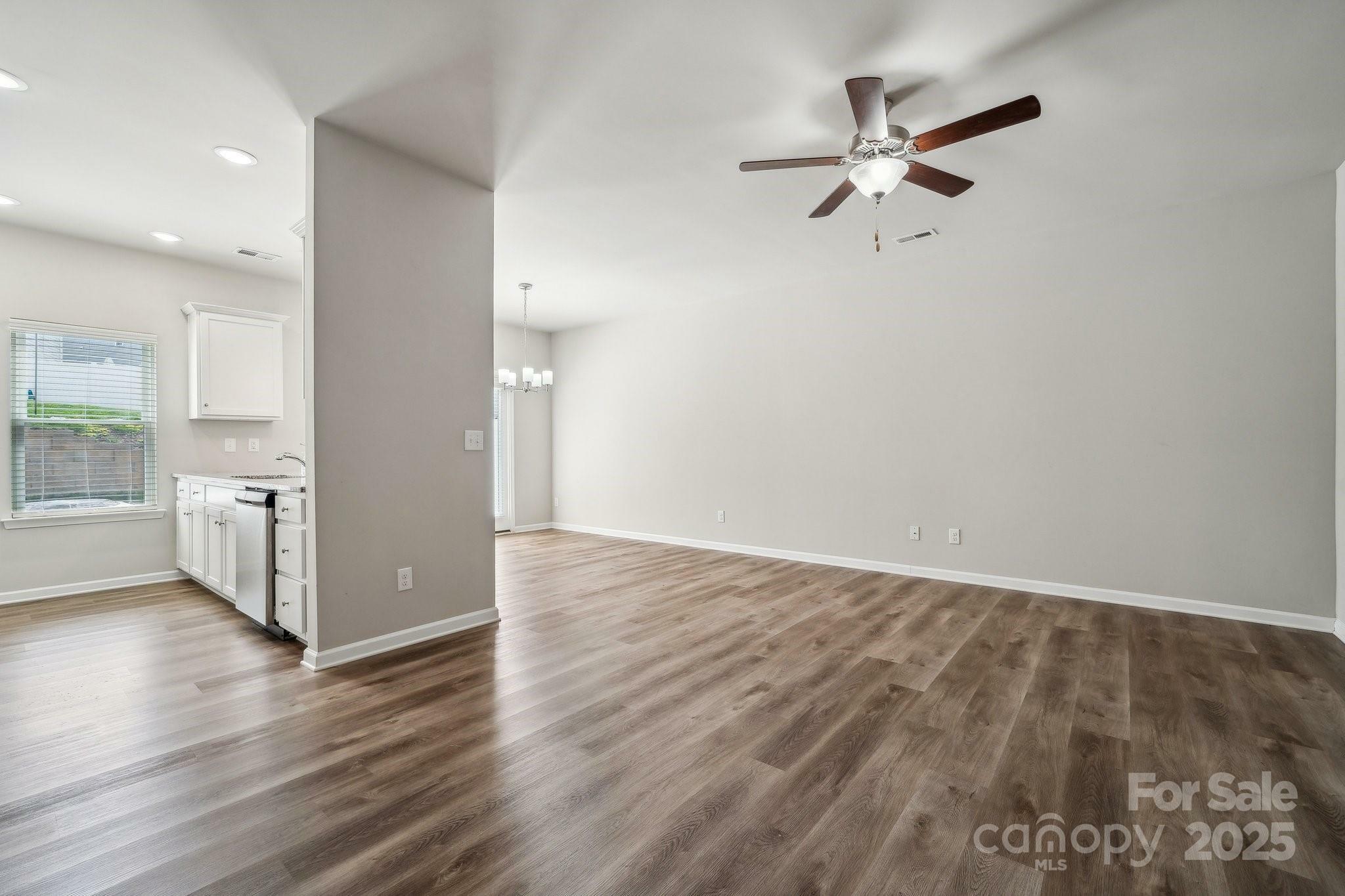 Property Photo: 10036 Brittondale Lane NC 28215