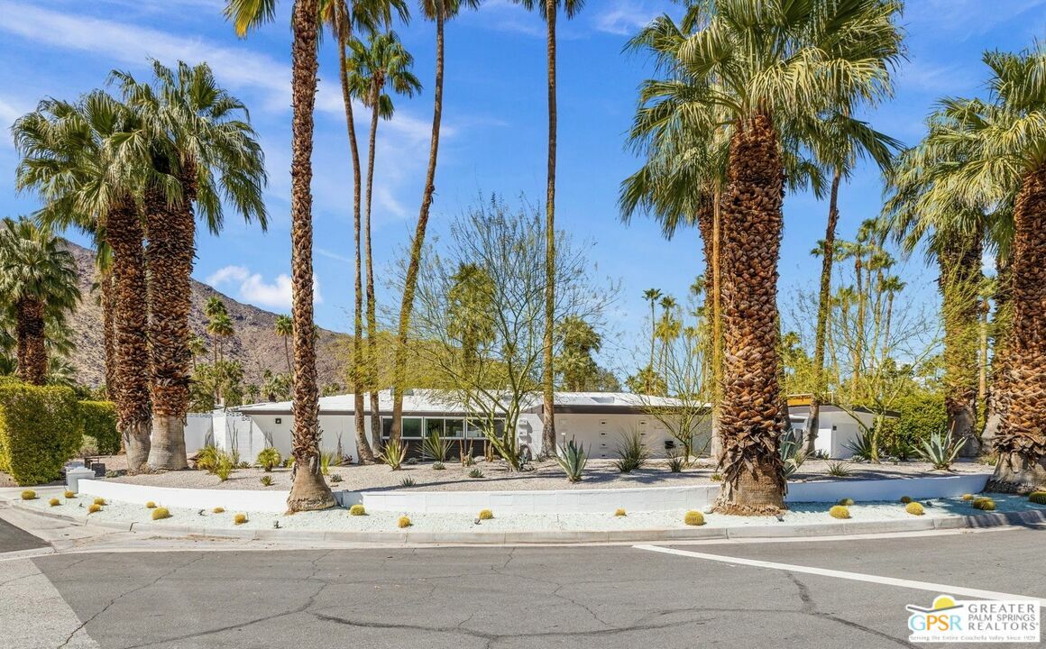 Property Photo: 1101 N Via Monte Vista CA 92262