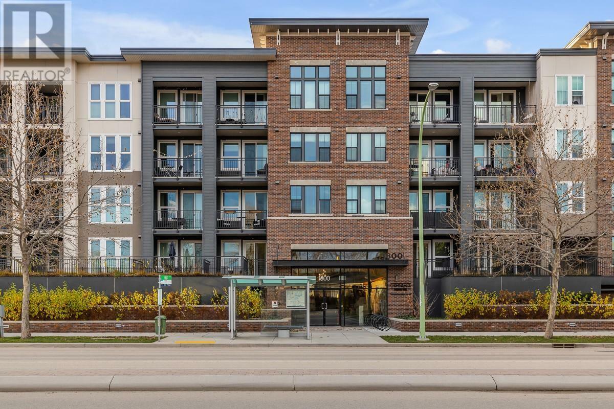 Property Photo: 1800 Richter Street Ph3 BC V1Y 2M6