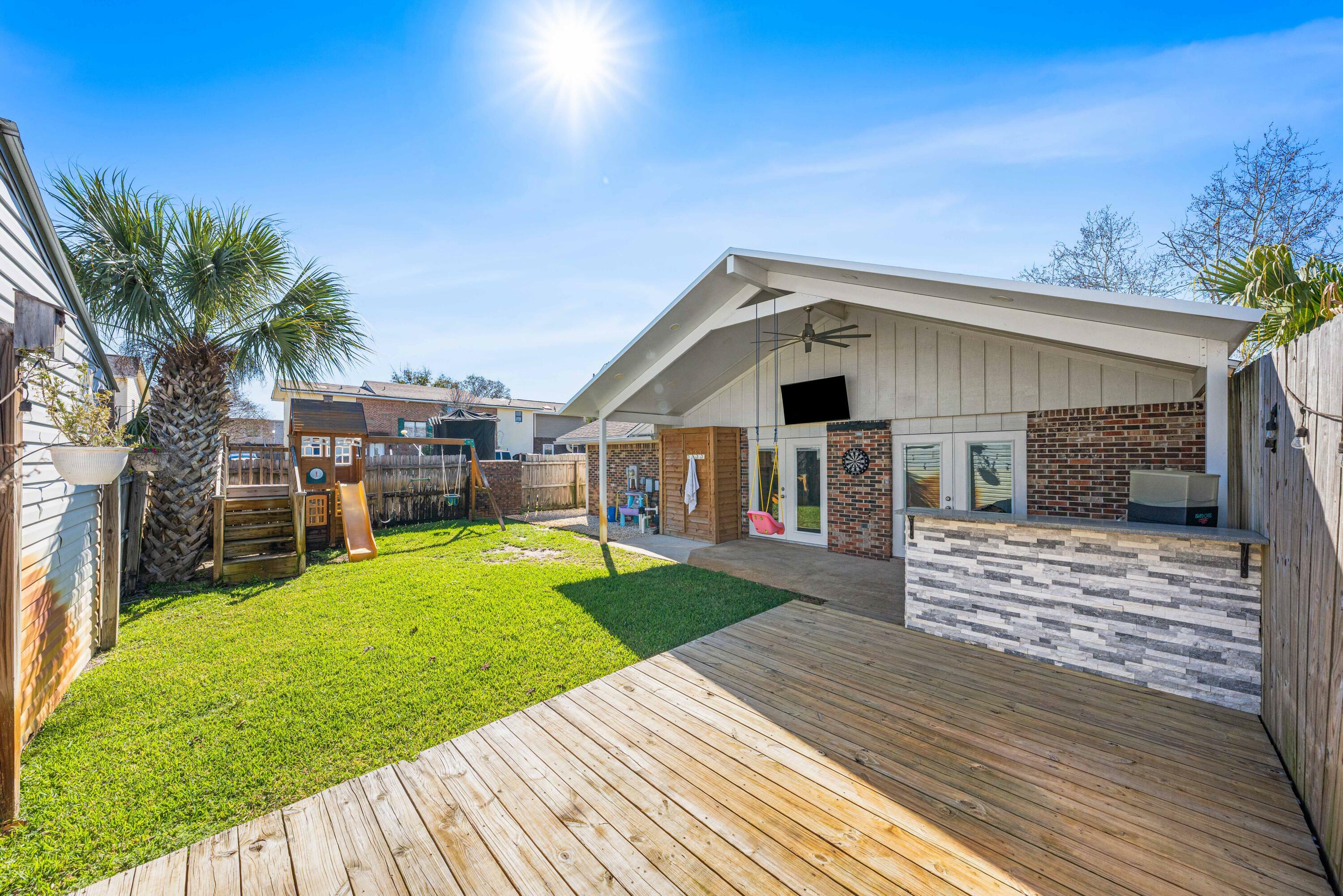 Property Photo: 181 Bent Arrow Drive FL 32541