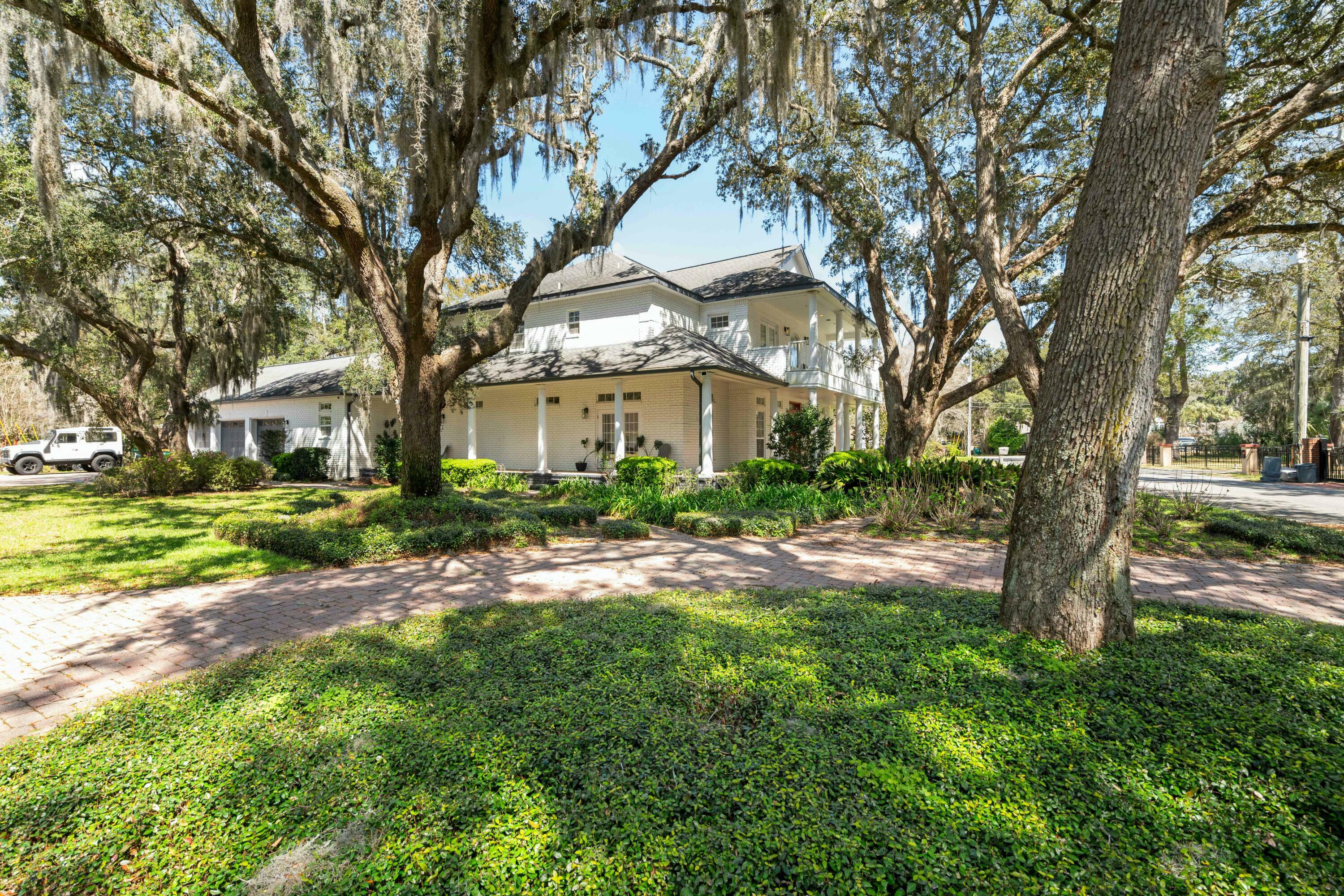 Property Photo: 111 Troy Circle FL 32547