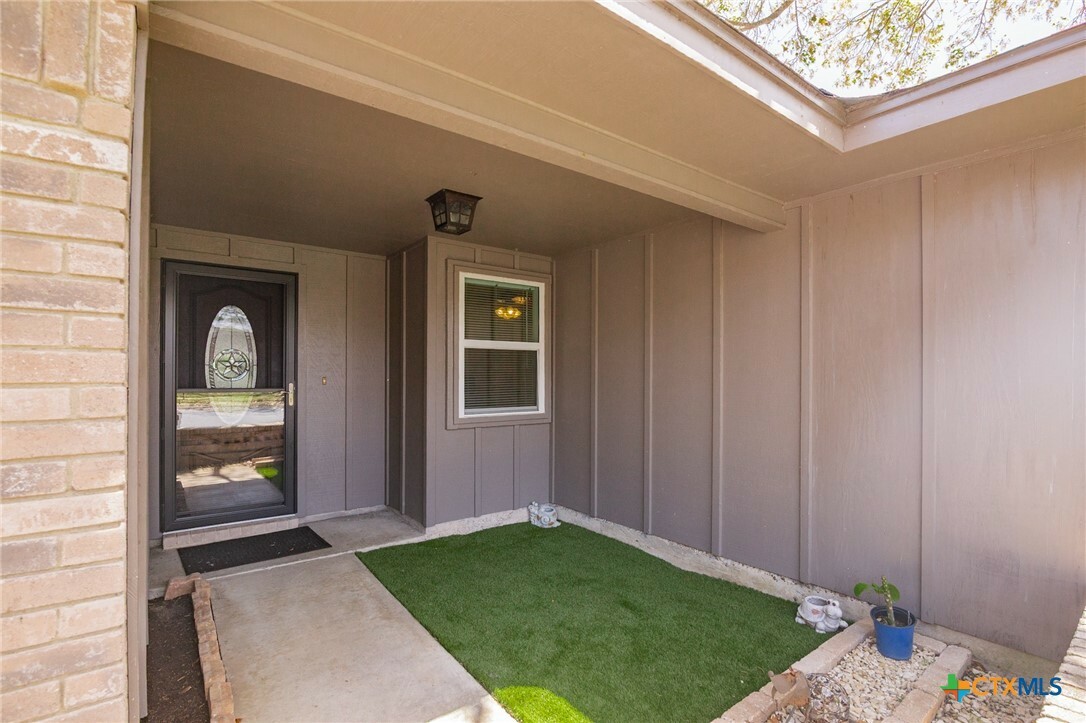 Property Photo: 118 Byron Lane TX 77901