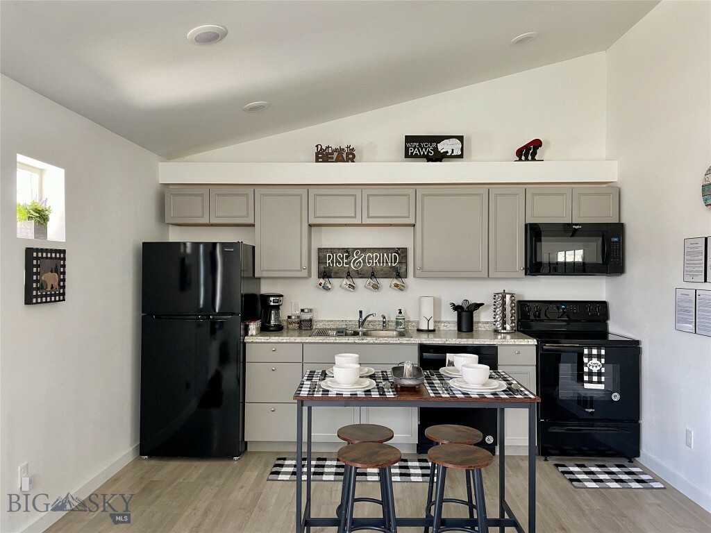 Property Photo: 410 Brookline Unit D MT 59047
