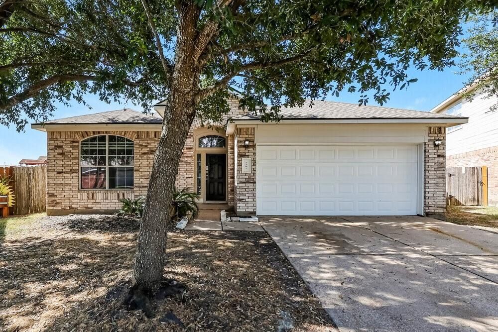 Property Photo: 5707 Coyote Call Court TX 77449