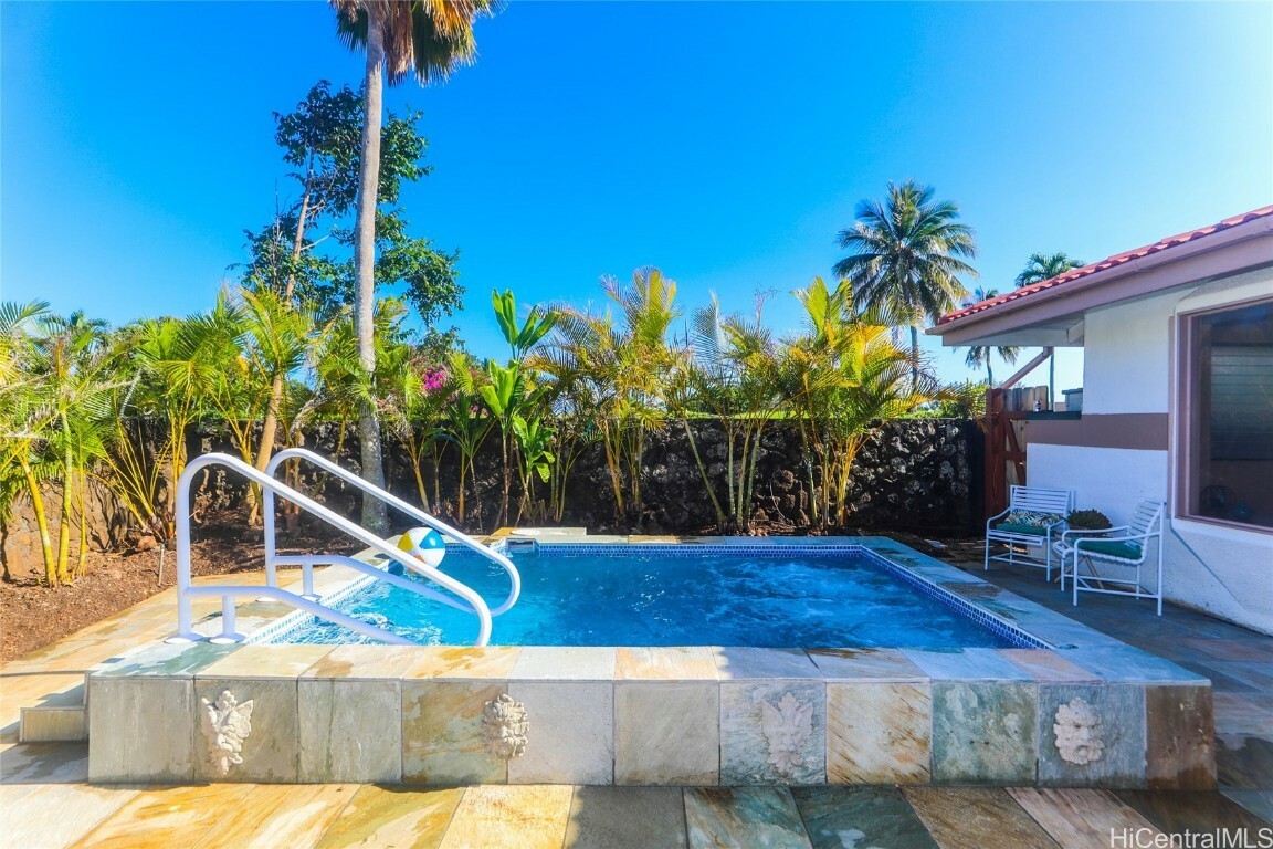 Property Photo: 1144 Makaaoa Street HI 96825