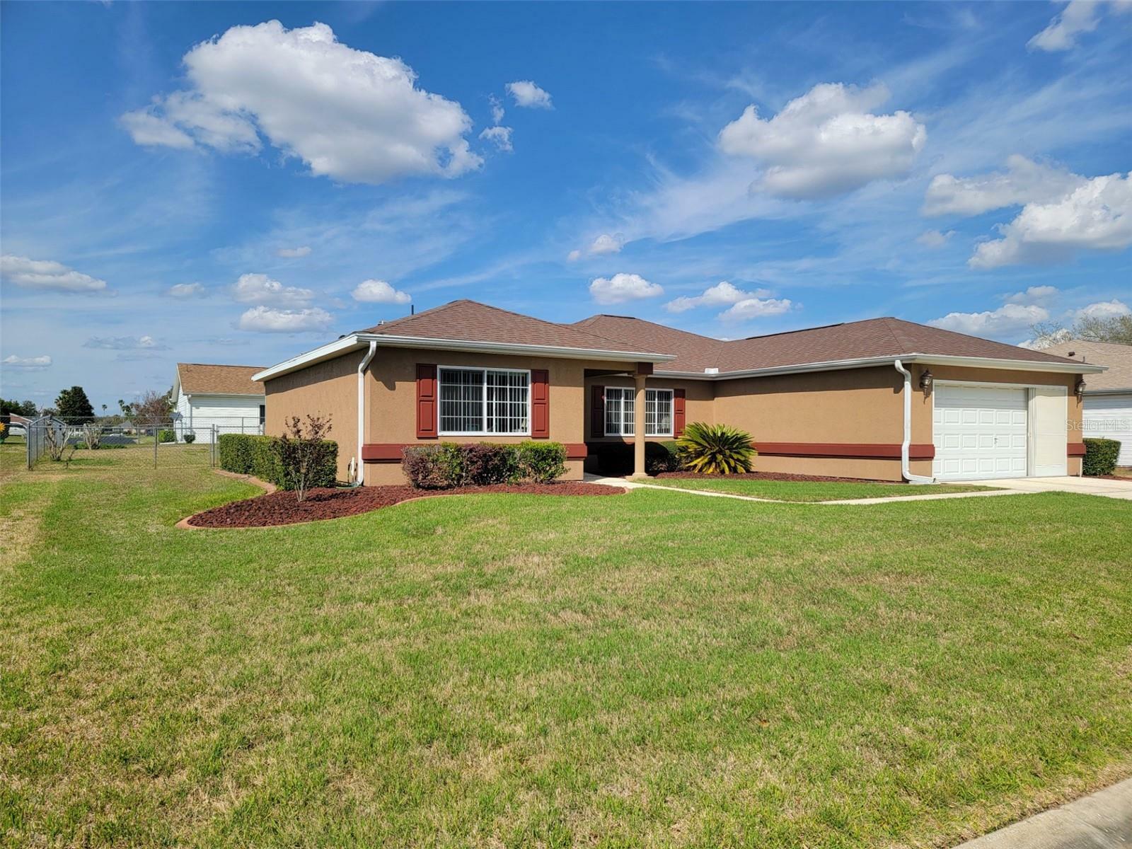 Property Photo: 11395 SW 139th Street FL 34432