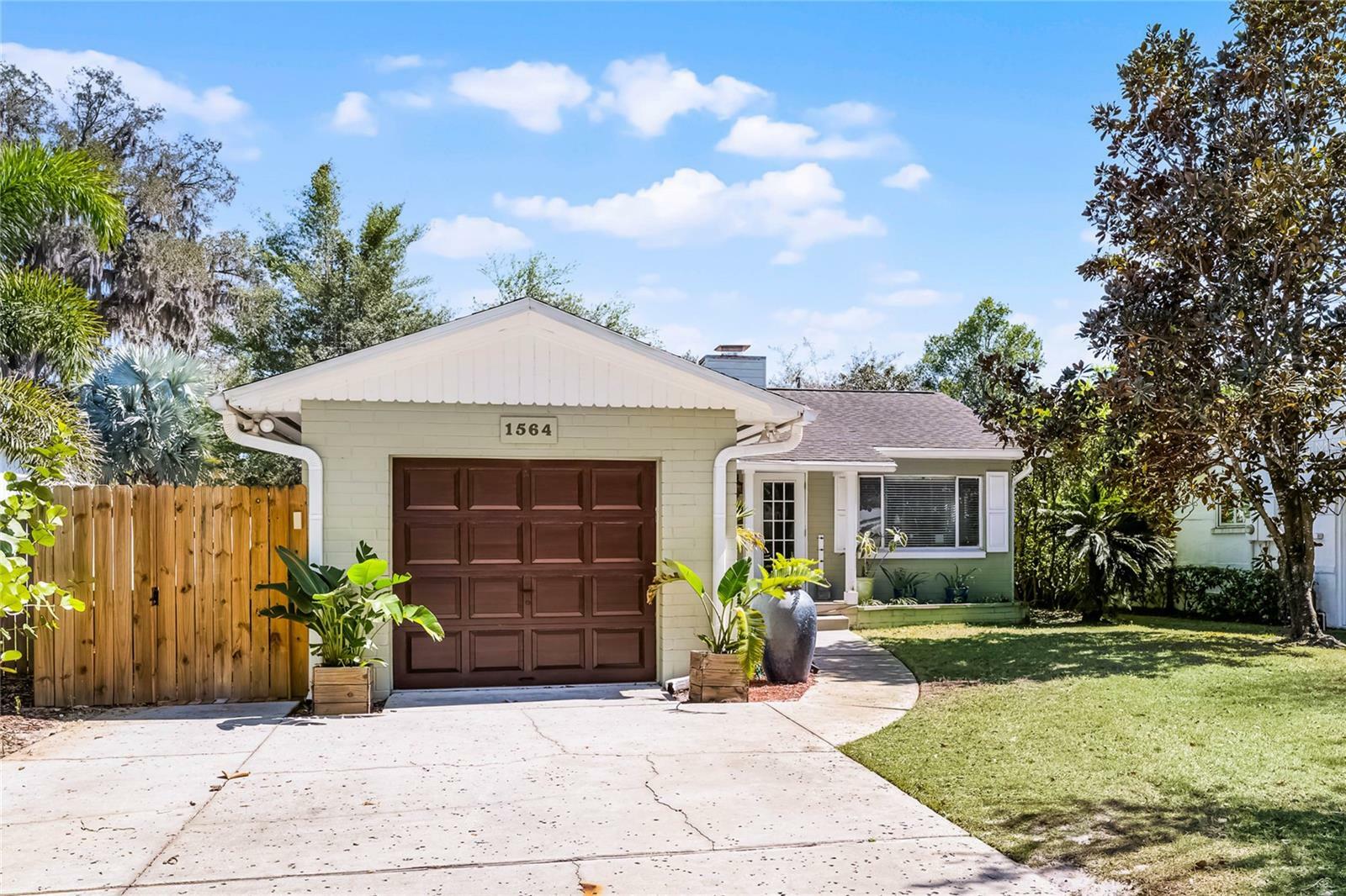 Property Photo: 1564 Cavendish Road FL 32789