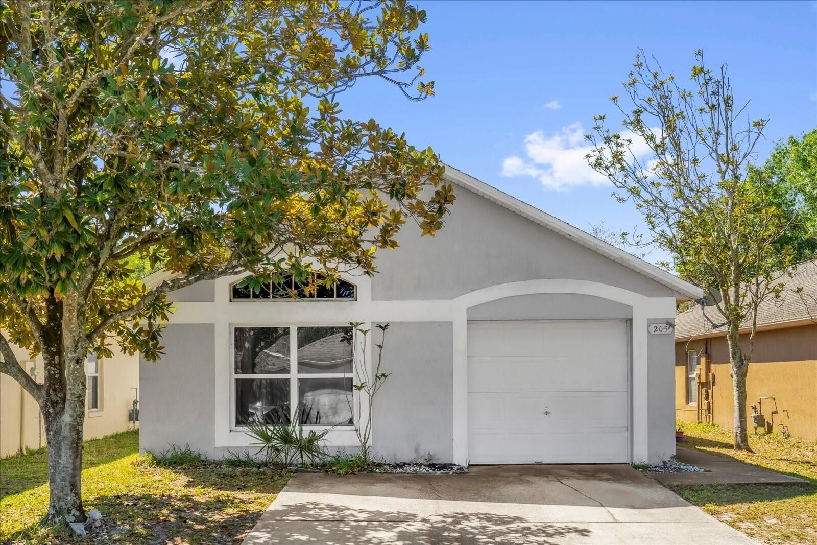 Property Photo:  205 Twisting Trail  FL 32825 