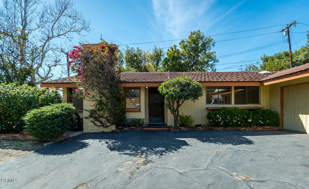 Property Photo: 2419 Cinco Casitas Lane CA 91214