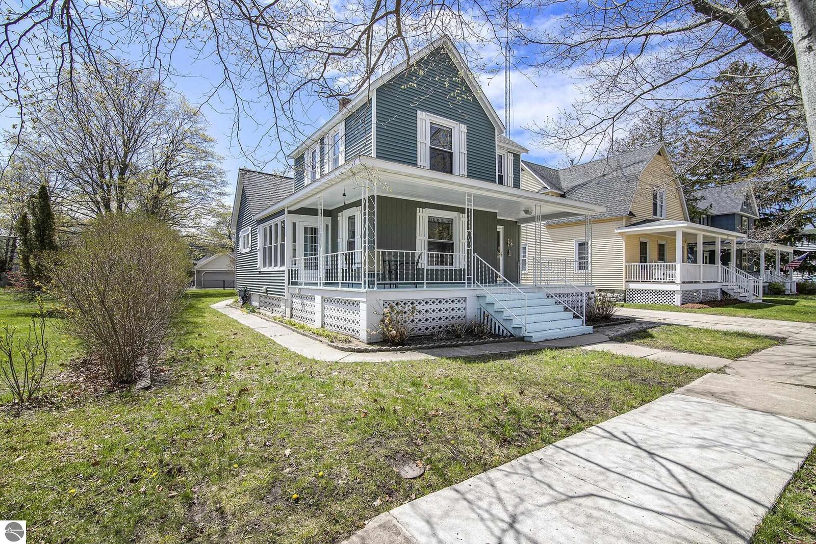 Property Photo:  622 Leelanau Avenue  MI 49635 