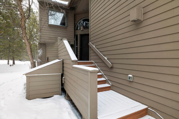 Property Photo: 17760 W Core Road 16 OR 97707