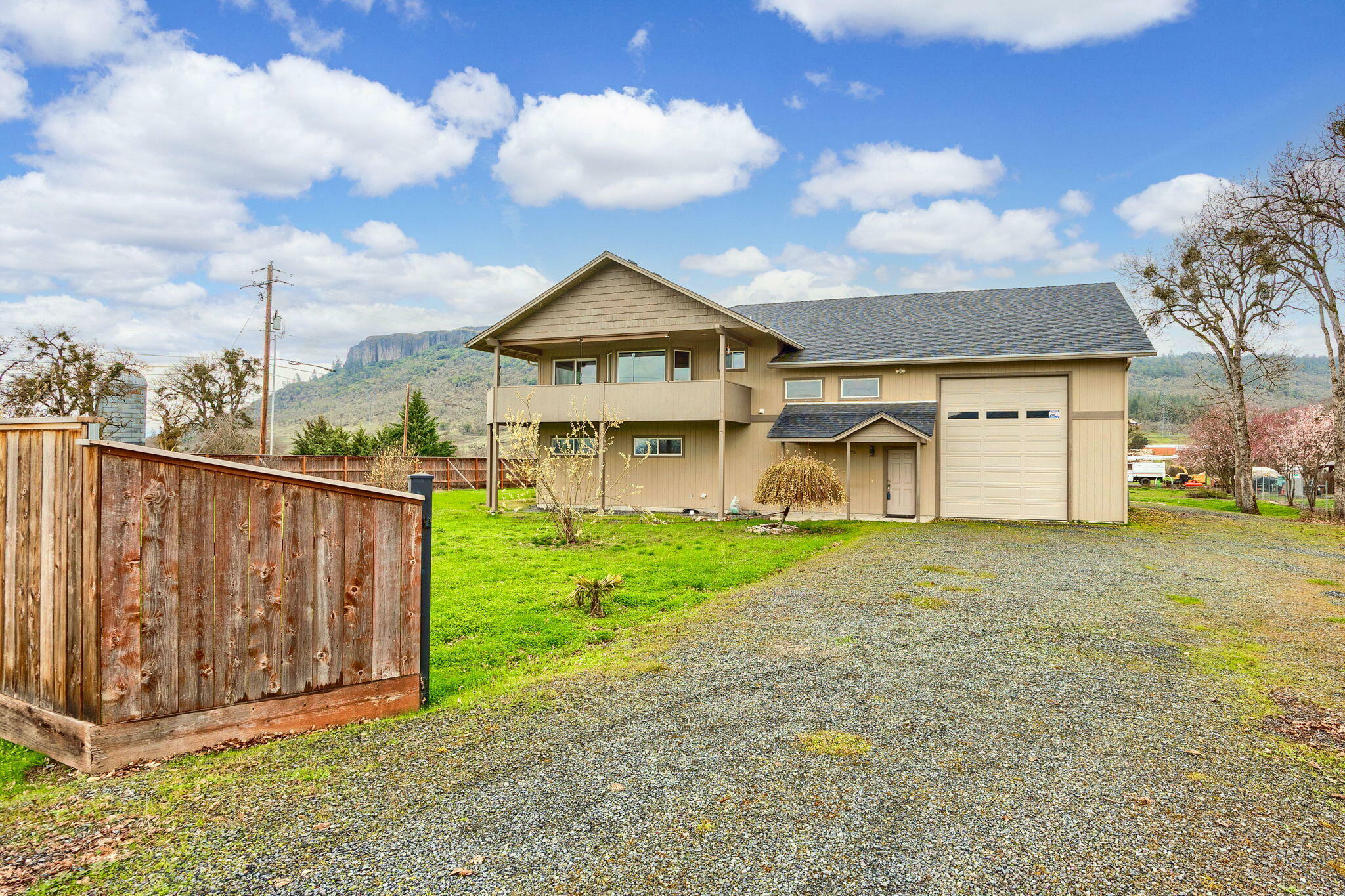 Property Photo: 12045 Table Rock Road OR 97502