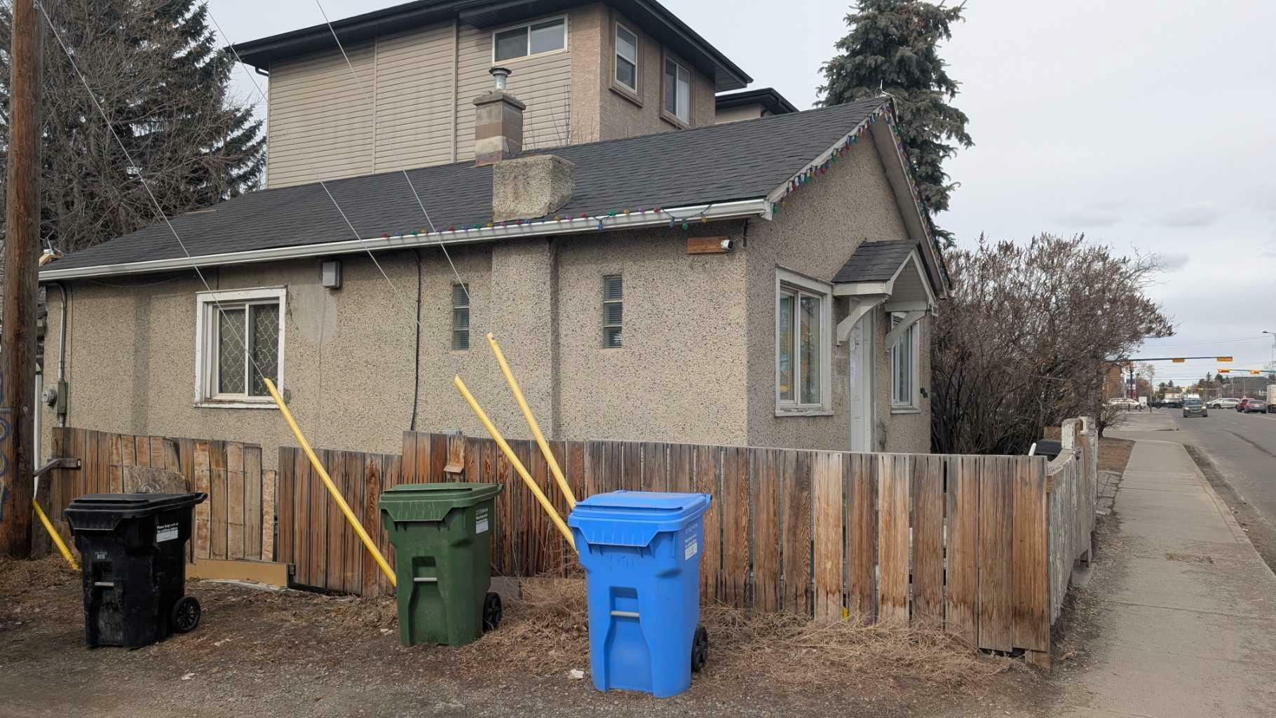 1509 Edmonton Trail NE  Calgary AB T2E 3L1 photo