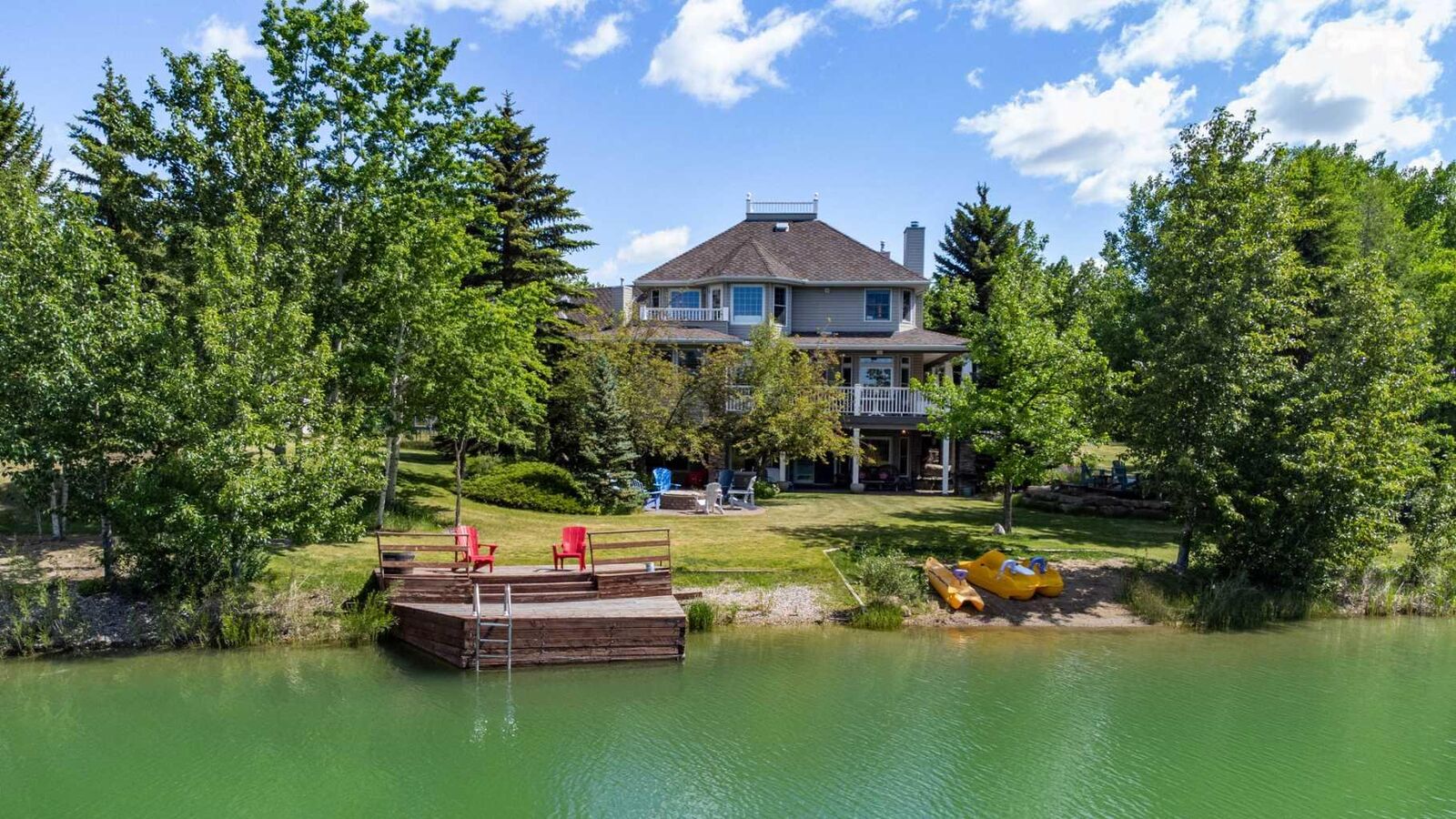 Property Photo:  43 Cody Range Way  AB T3R 1A9 