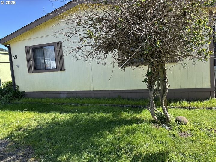 Property Photo: 16131 W Hoffeldt Ln Sp 15 OR 97415