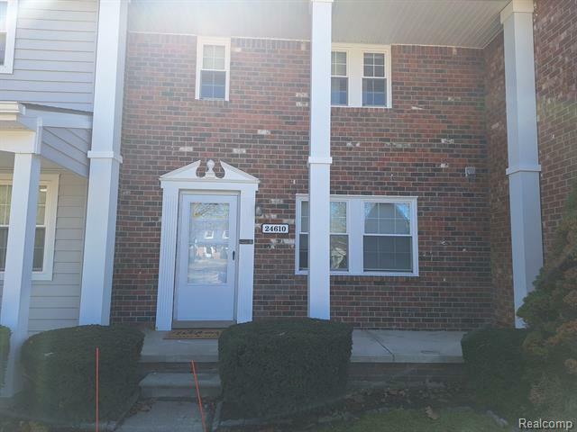 Property Photo: 24610 Olde Orchard Street MI 48375