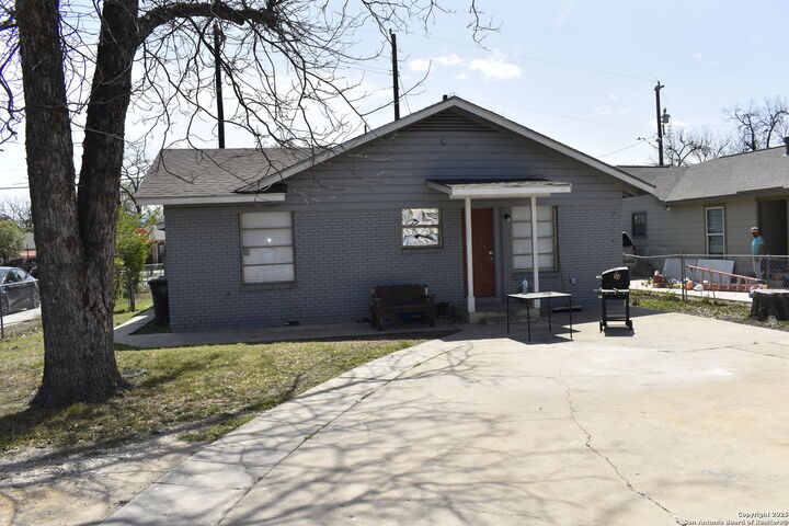 Property Photo:  303 Finton  TX 78204 