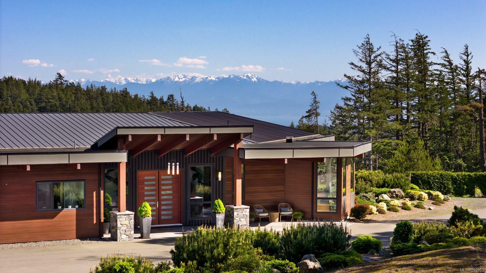 Property Photo: 1570 Zanita Hts BC V9C 4H4