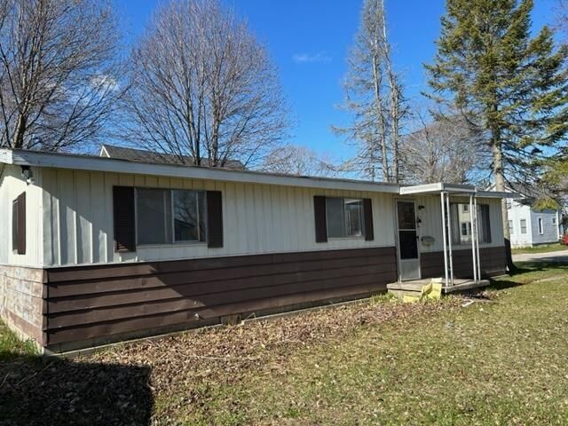312 N D Street  Cheboygan MI 49721 photo