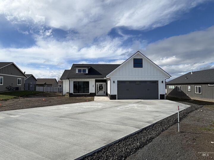 Property Photo: 3714 Skyview Dr. ID 83501