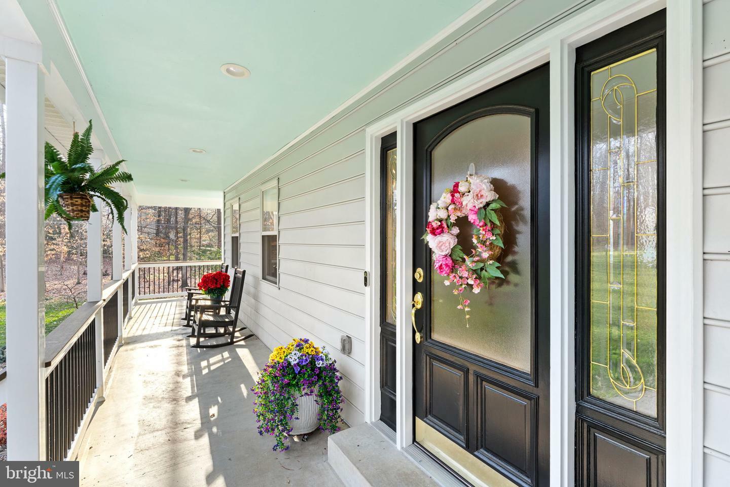 Property Photo: 5800 Three Penny Drive VA 22039