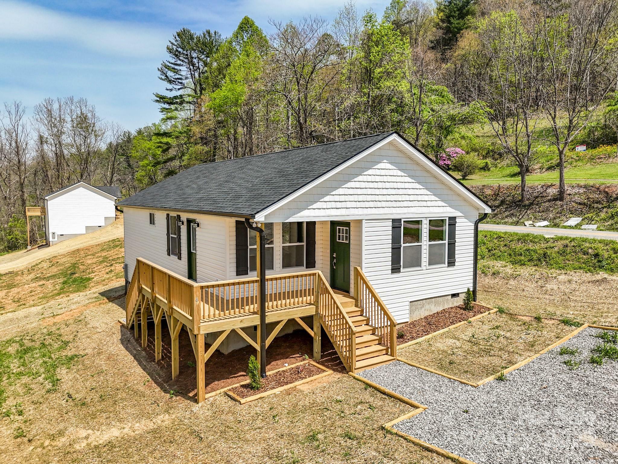 4 Meadows Town Road  Leicester NC 28748 photo
