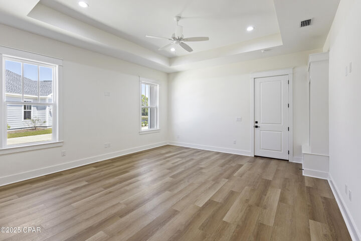 Property Photo: 103 Johns Island Way FL 32407