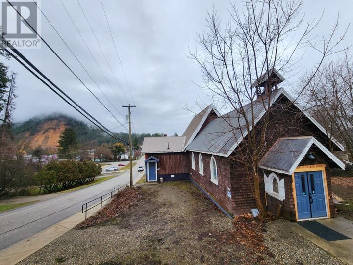 Property Photo:  2193 Park Avenue  BC V0E 2G0 
