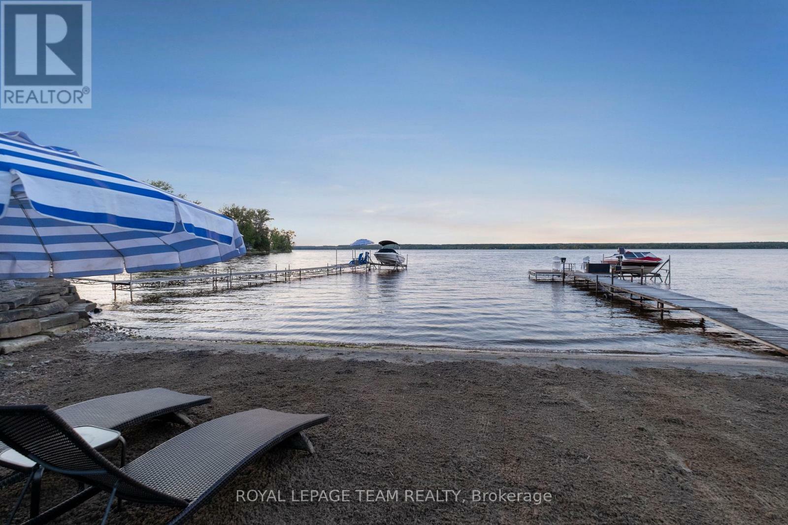 Property Photo: 835 Archibald Street ON K0A 1G0