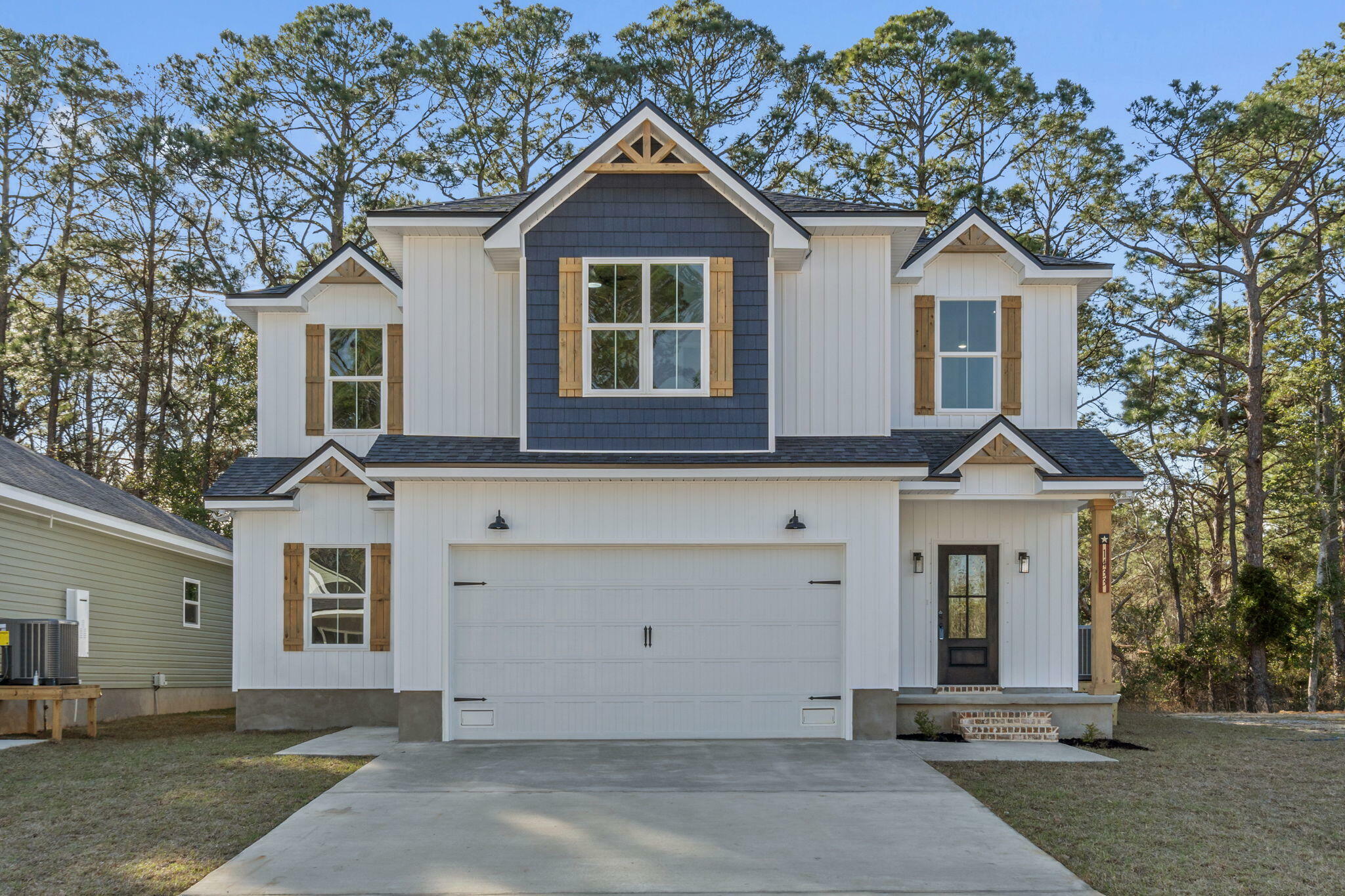 Property Photo: 1433 Madelyn Wds Drive FL 32506