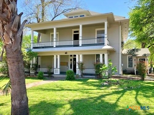 Property Photo: 527 W San Antonio Street TX 78666