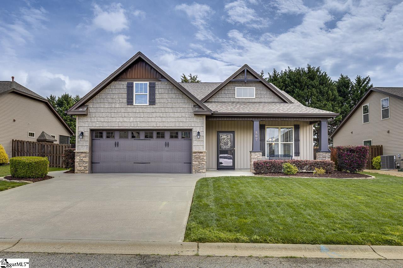 Property Photo:  807 Lynshire Lane  SC 29369 