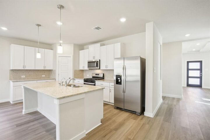 Property Photo:  6610 Kentfield Drive  TX 77583 