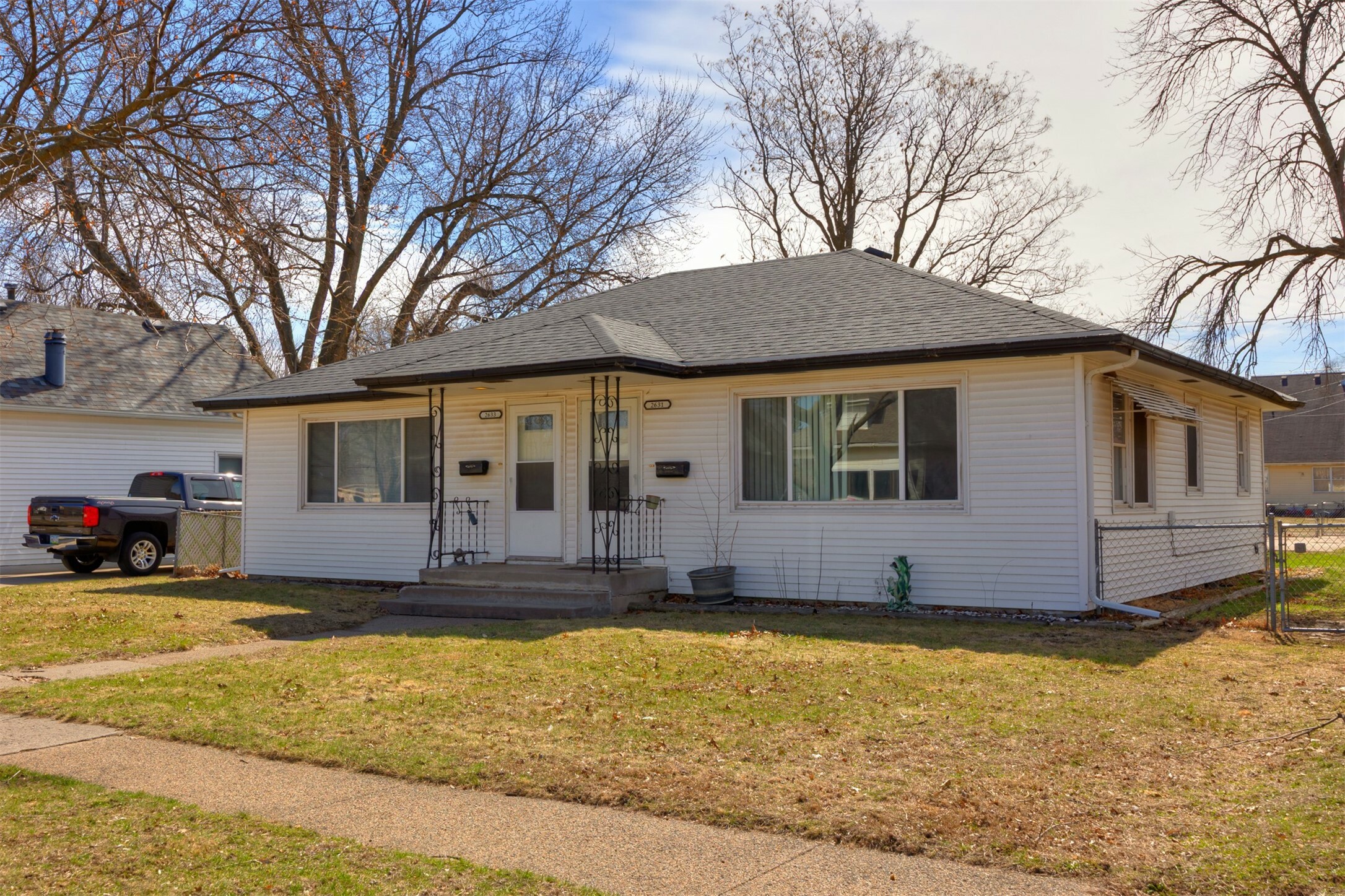 2631 E Walnut Street  Des Moines IA 50317 photo