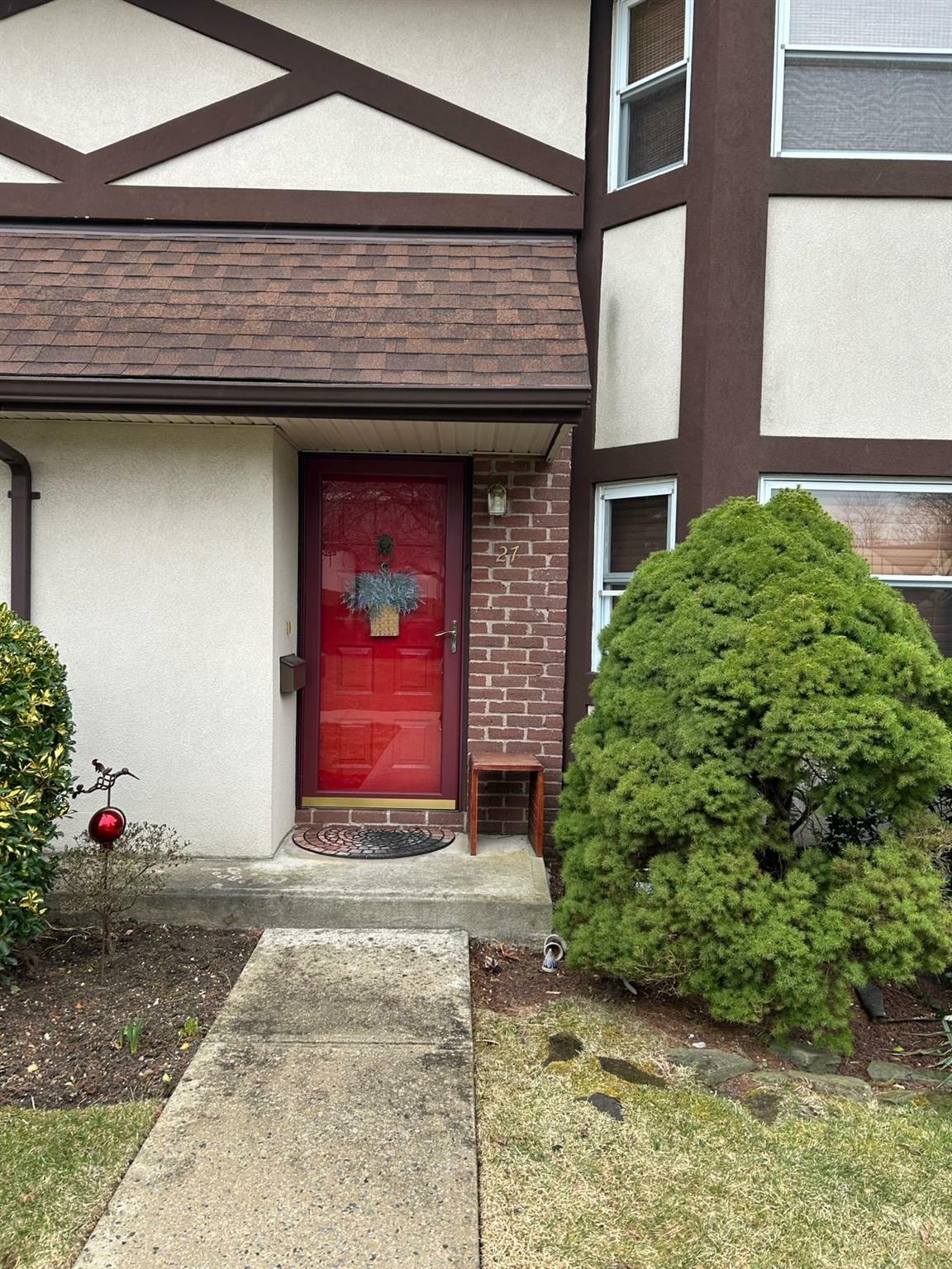 27 Woodcreek Court  Babylon NY 11729 photo