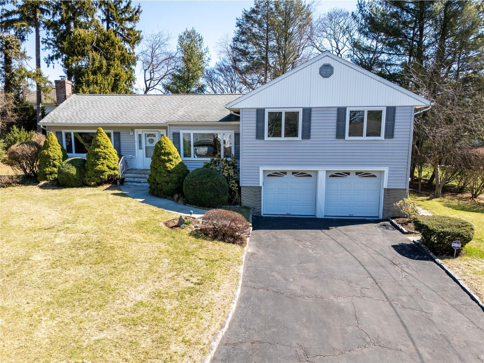 Property Photo: 9 Mohegan Lane NY 10573