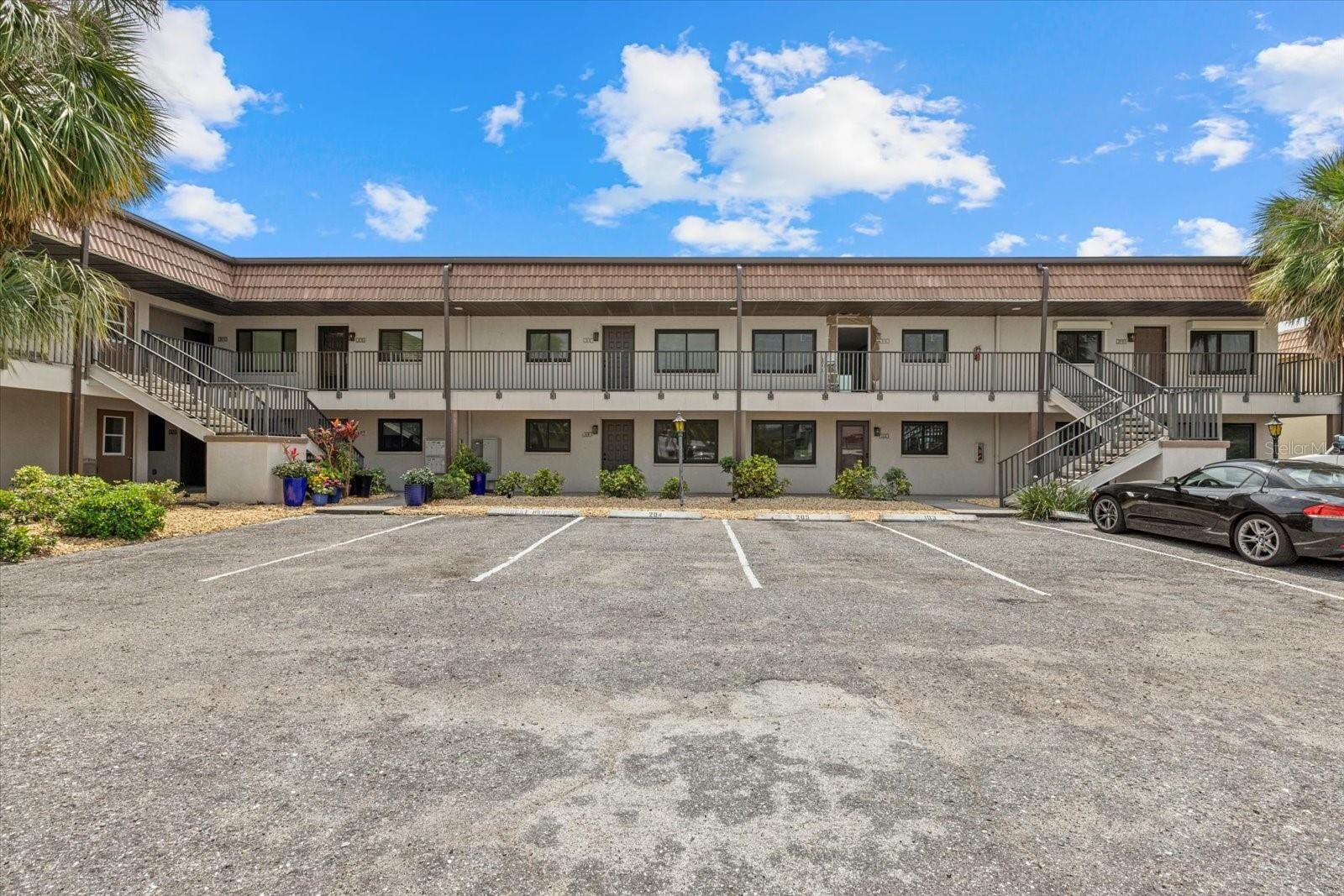 Property Photo: 1258 Barbara Drive 105 FL 34285