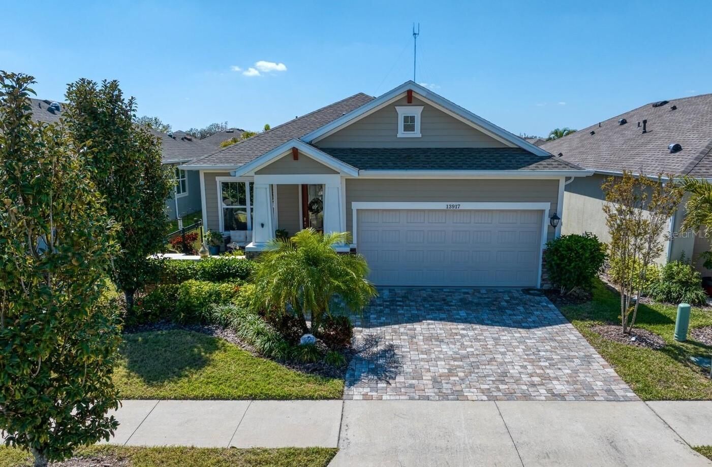 Property Photo: 13917 Kingfisher Glen Drive FL 33547