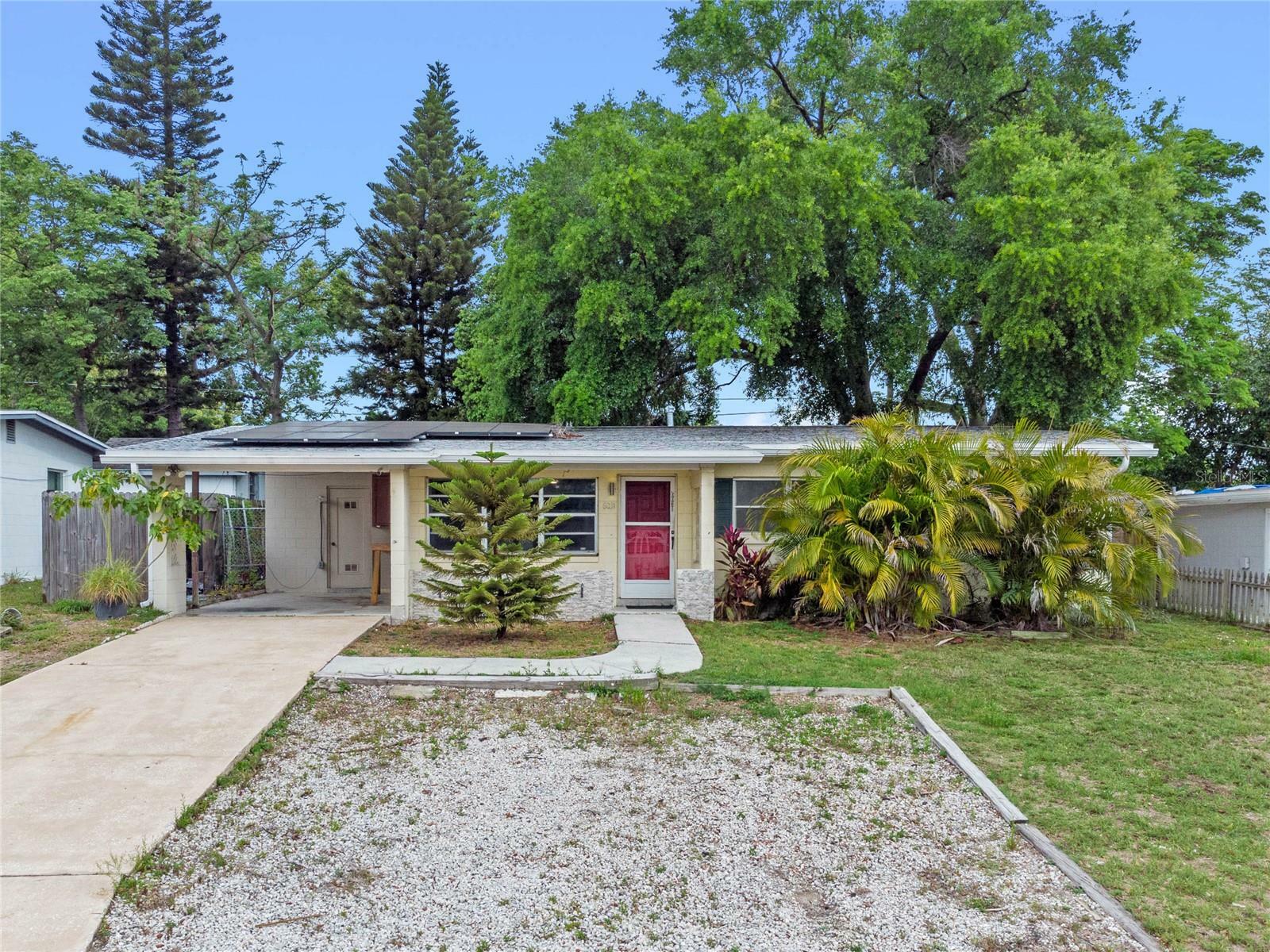 Property Photo: 6031 W Ridgewood Avenue FL 32835