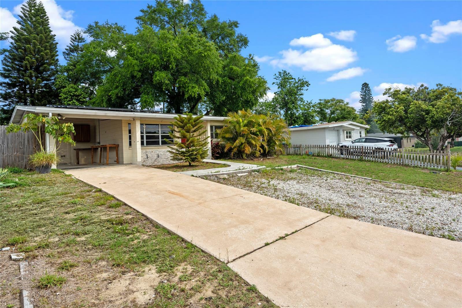 Property Photo: 6031 W Ridgewood Avenue FL 32835