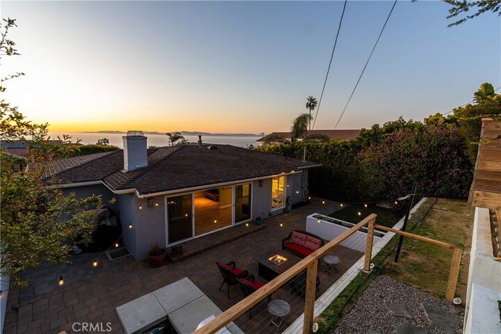 Property Photo: 410 Via Mesa Grande CA 90277