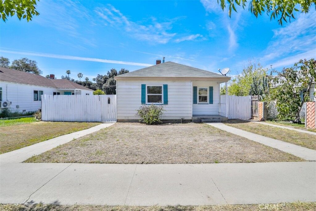 Property Photo: 4027 Dwight Avenue CA 92507