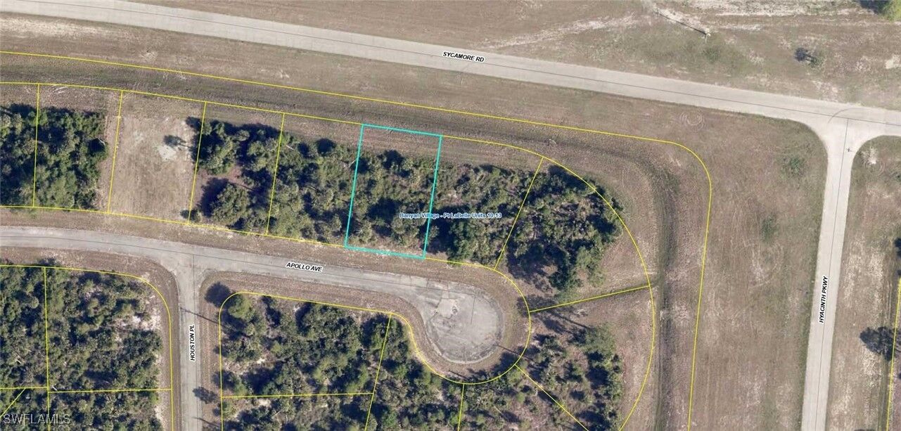 Property Photo: 150 Apollo Avenue FL 33935